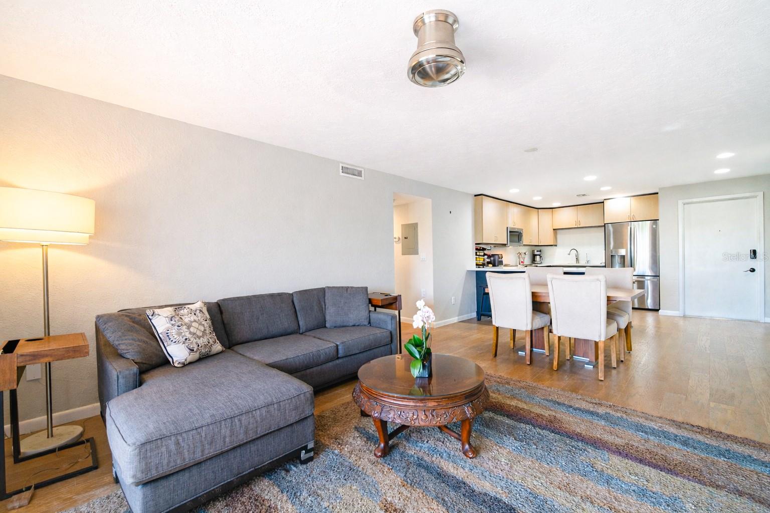 Image 16 of 35 For 4651 1st Street Ne 303