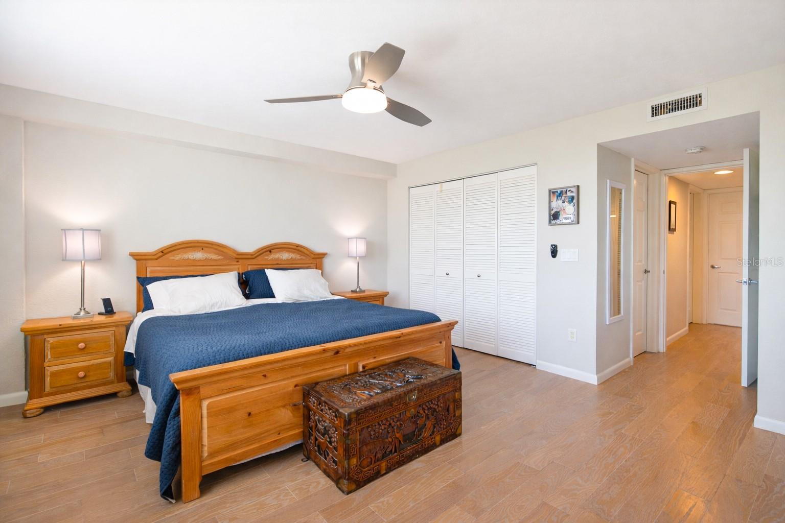 Image 17 of 35 For 4651 1st Street Ne 303