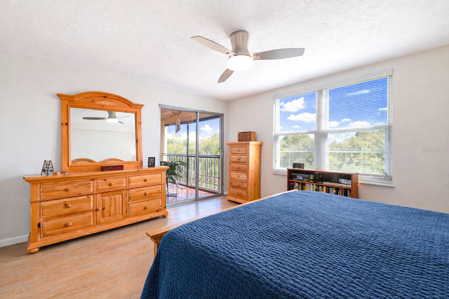 Image 18 of 35 For 4651 1st Street Ne 303