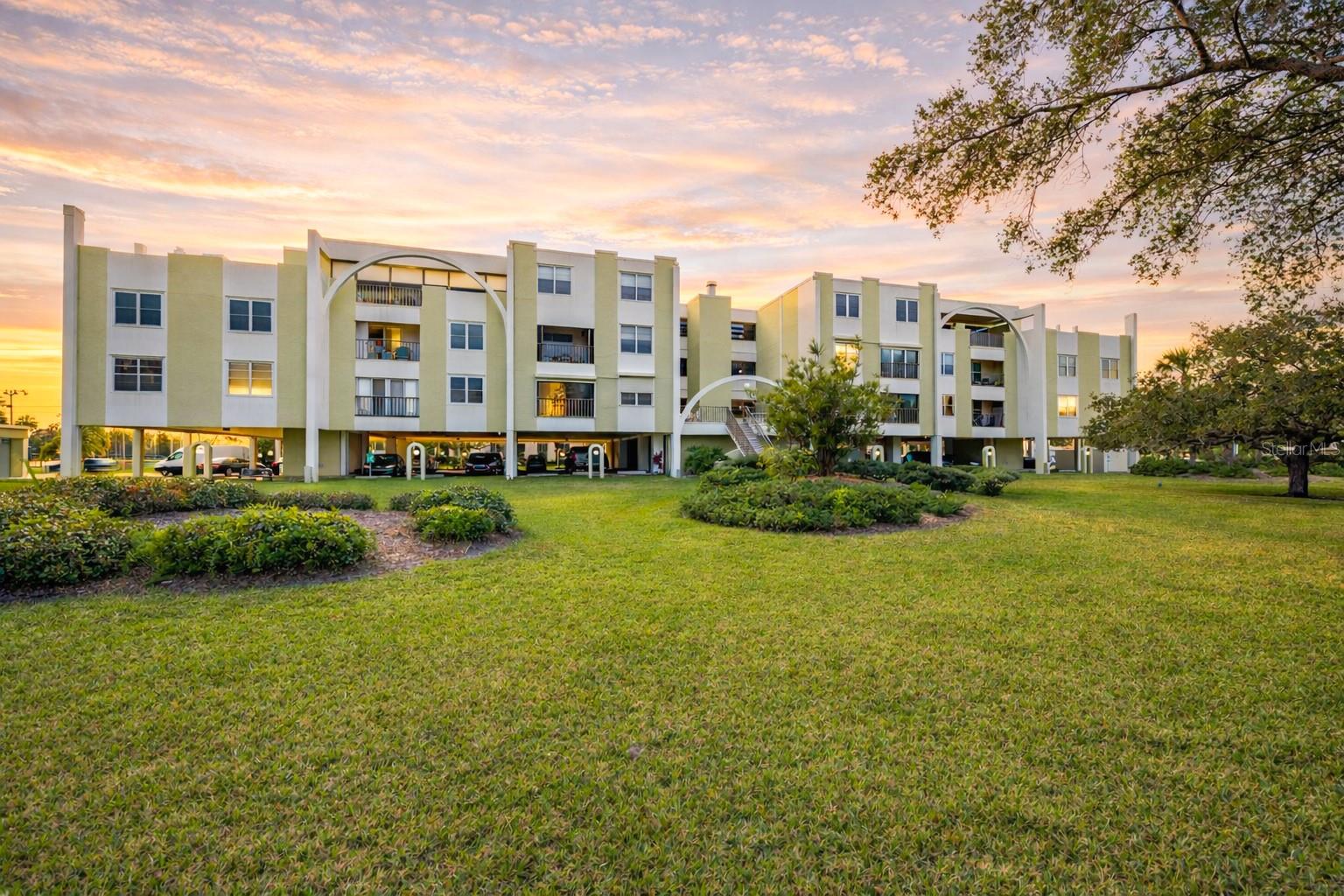 Image 2 of 35 For 4651 1st Street Ne 303