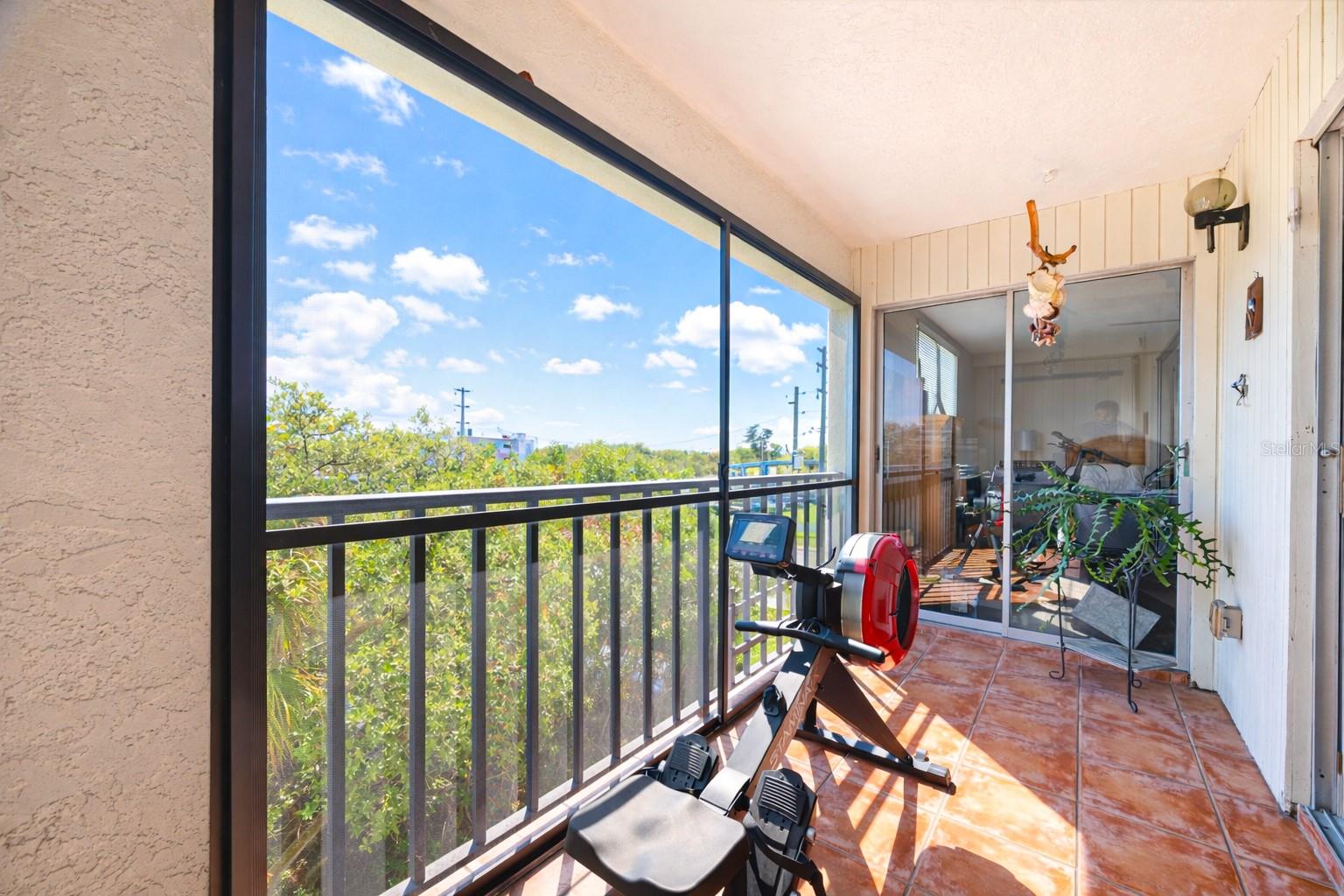 Image 25 of 35 For 4651 1st Street Ne 303