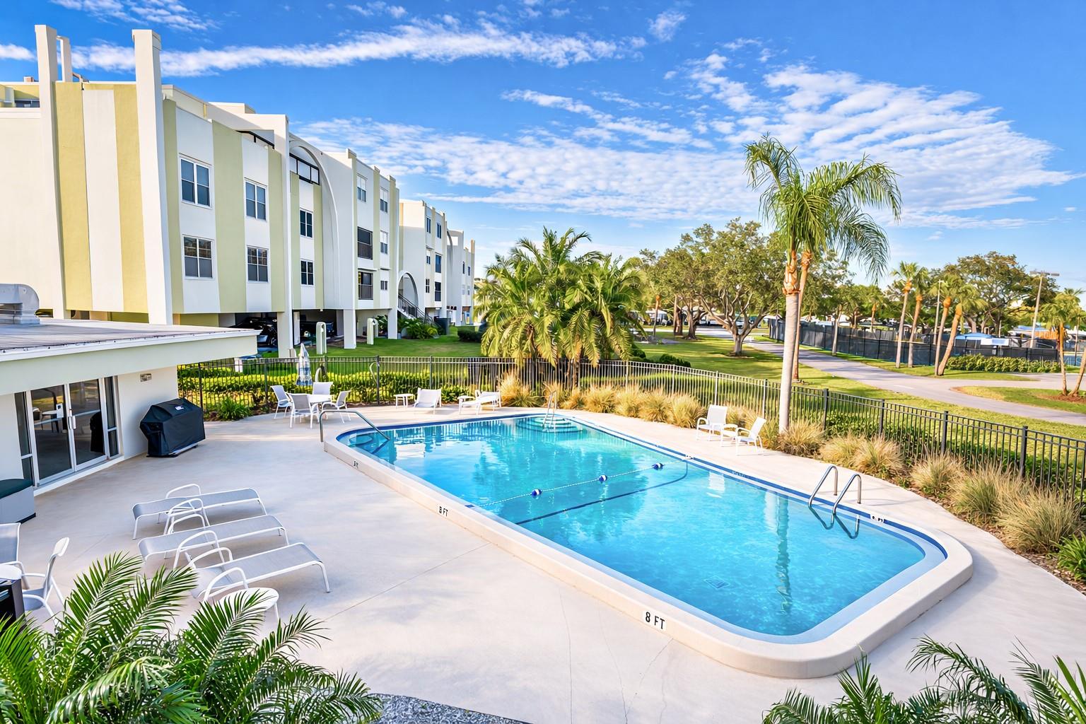 Image 27 of 35 For 4651 1st Street Ne 303