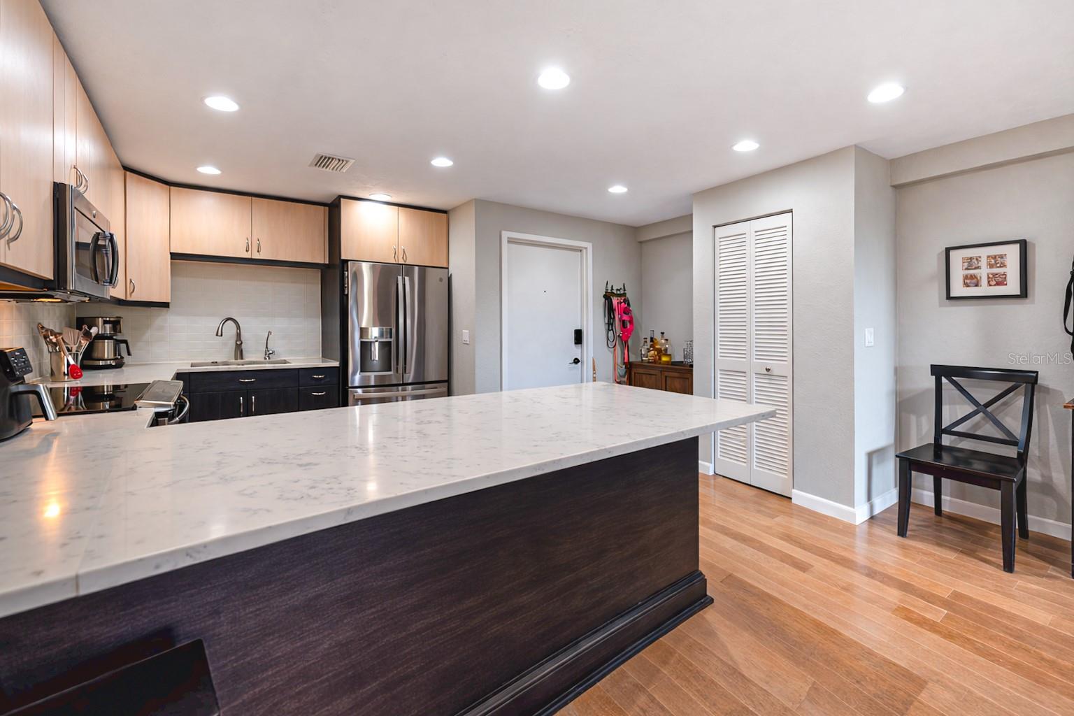 Image 3 of 35 For 4651 1st Street Ne 303