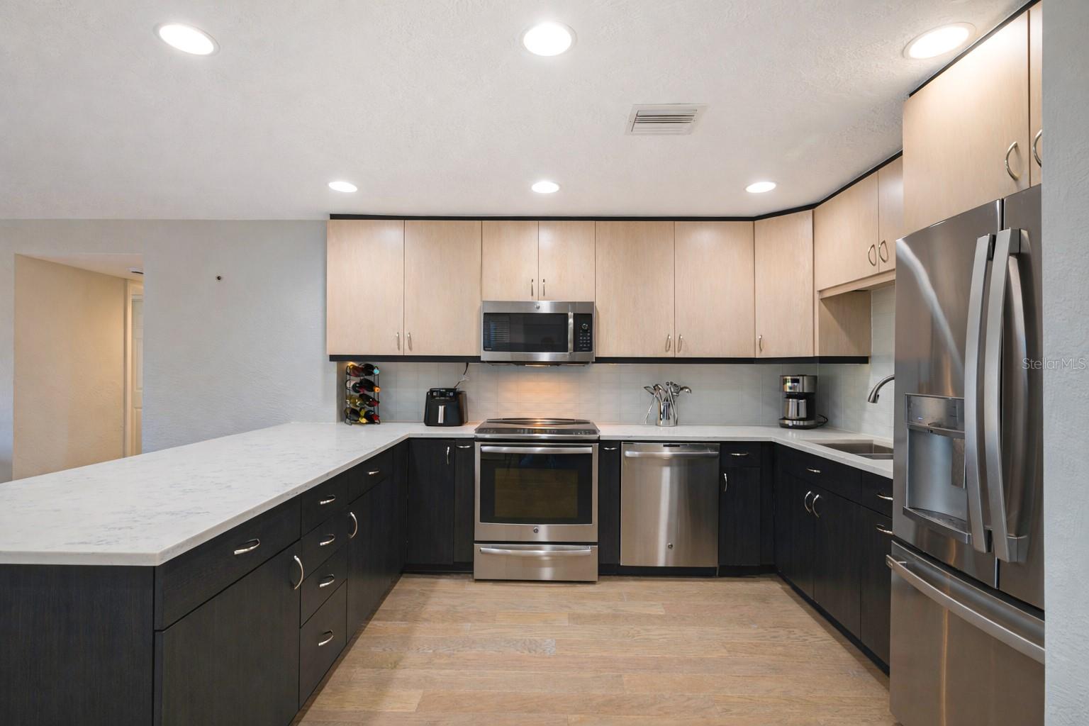 Image 6 of 35 For 4651 1st Street Ne 303