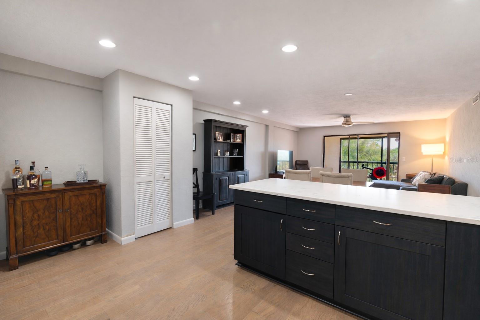 Image 7 of 35 For 4651 1st Street Ne 303