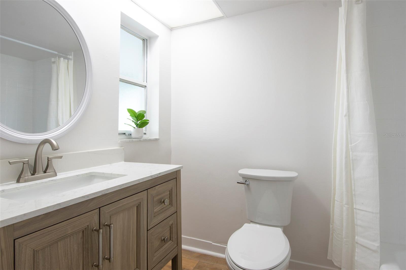 Image 11 of 46 For 4725 Cove Circle 207