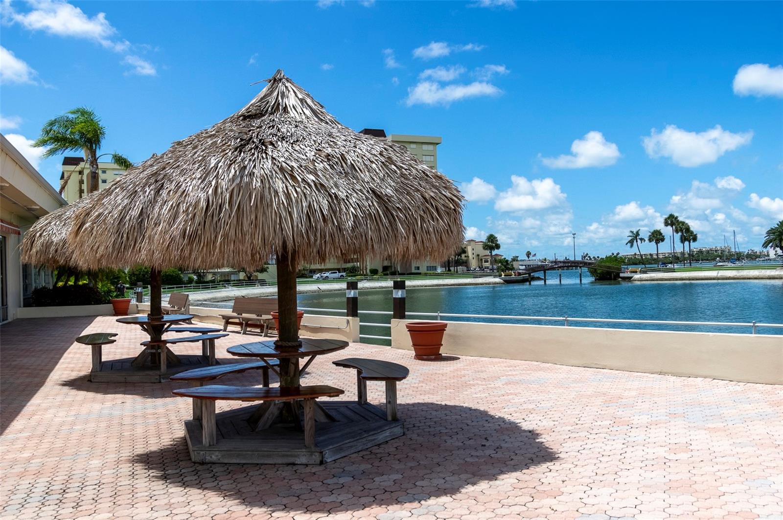 Image 22 of 46 For 4725 Cove Circle 207