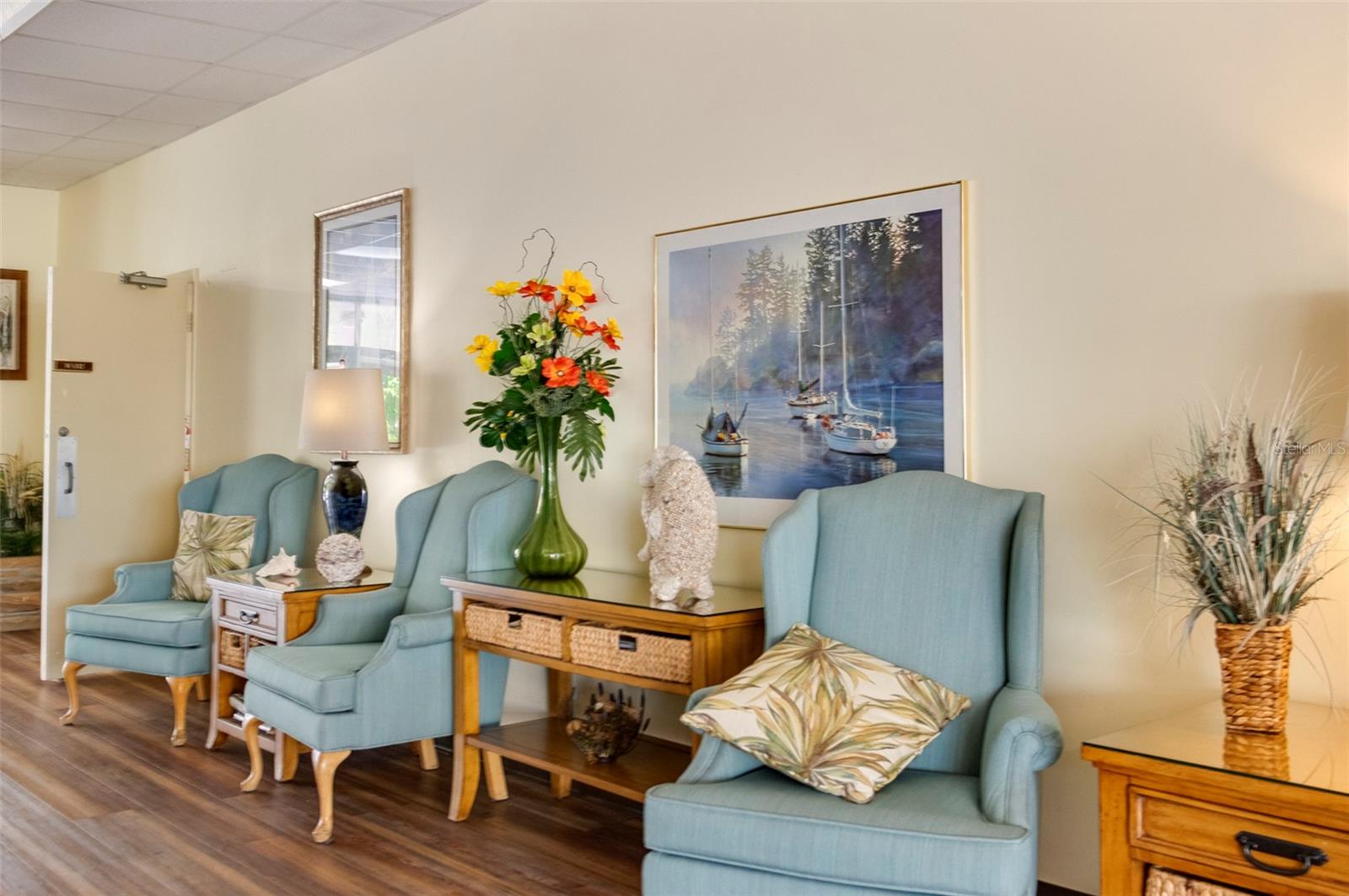 Image 27 of 46 For 4725 Cove Circle 207