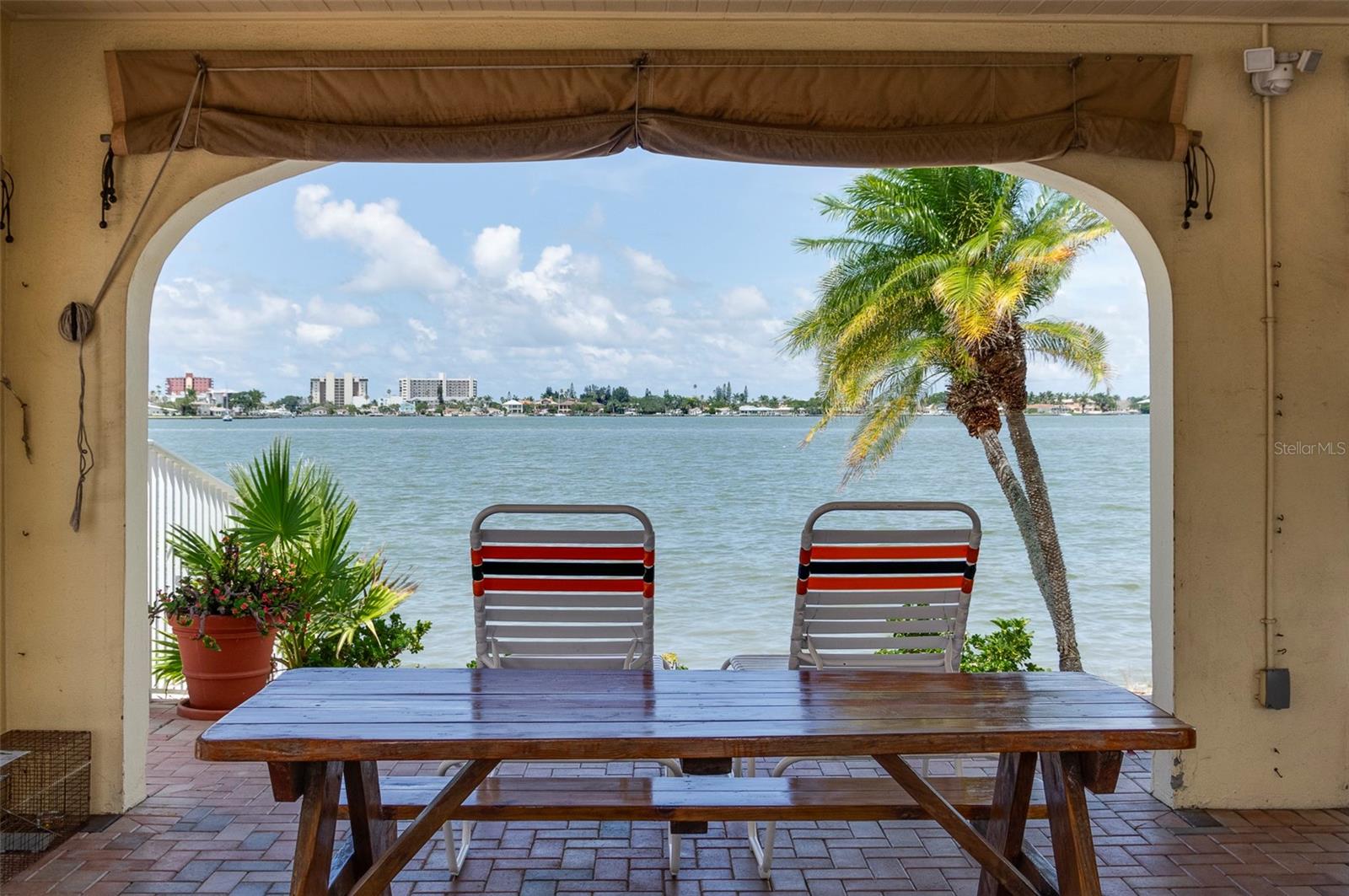 Image 31 of 46 For 4725 Cove Circle 207