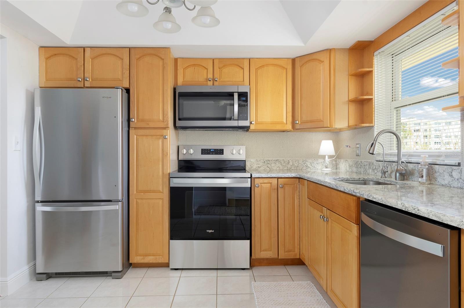 Image 8 of 46 For 4725 Cove Circle 207