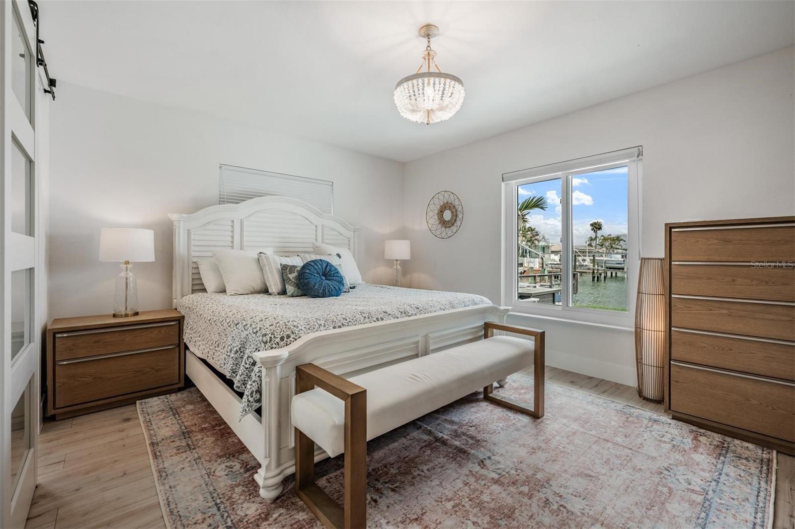 Image 13 of 39 For 11425 5th Street E