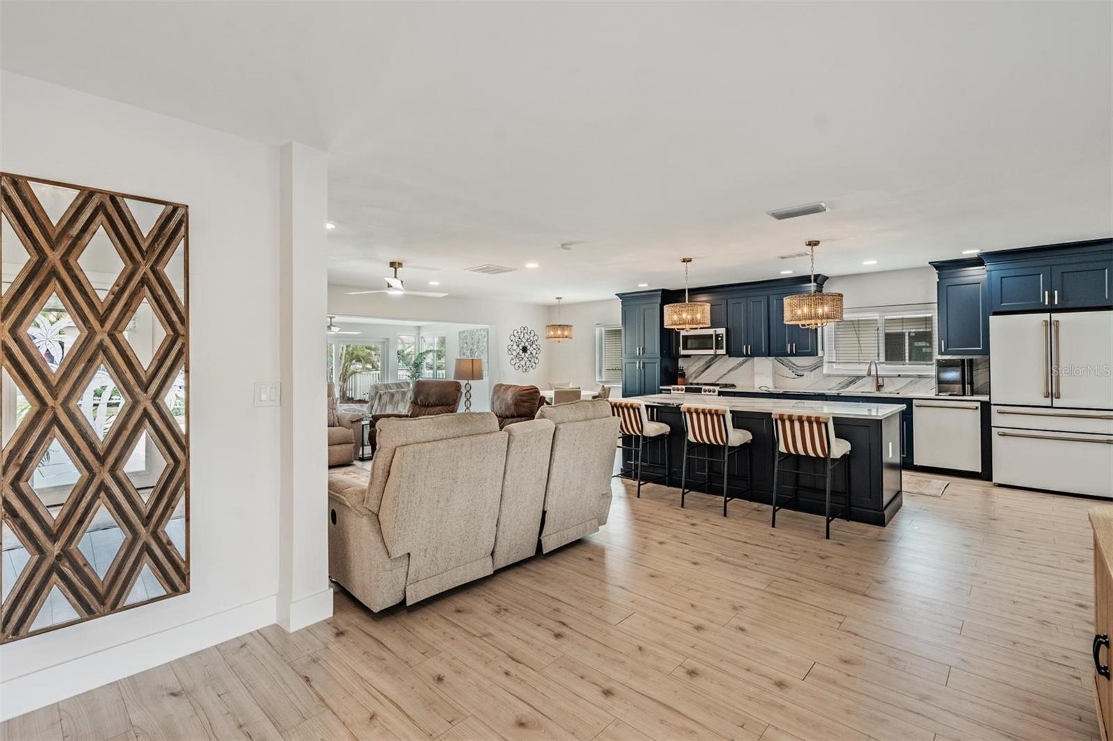 Image 26 of 39 For 11425 5th Street E