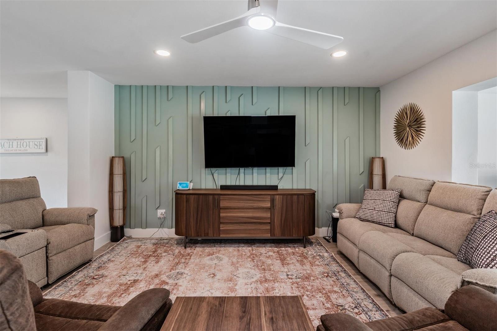 Image 30 of 39 For 11425 5th Street E