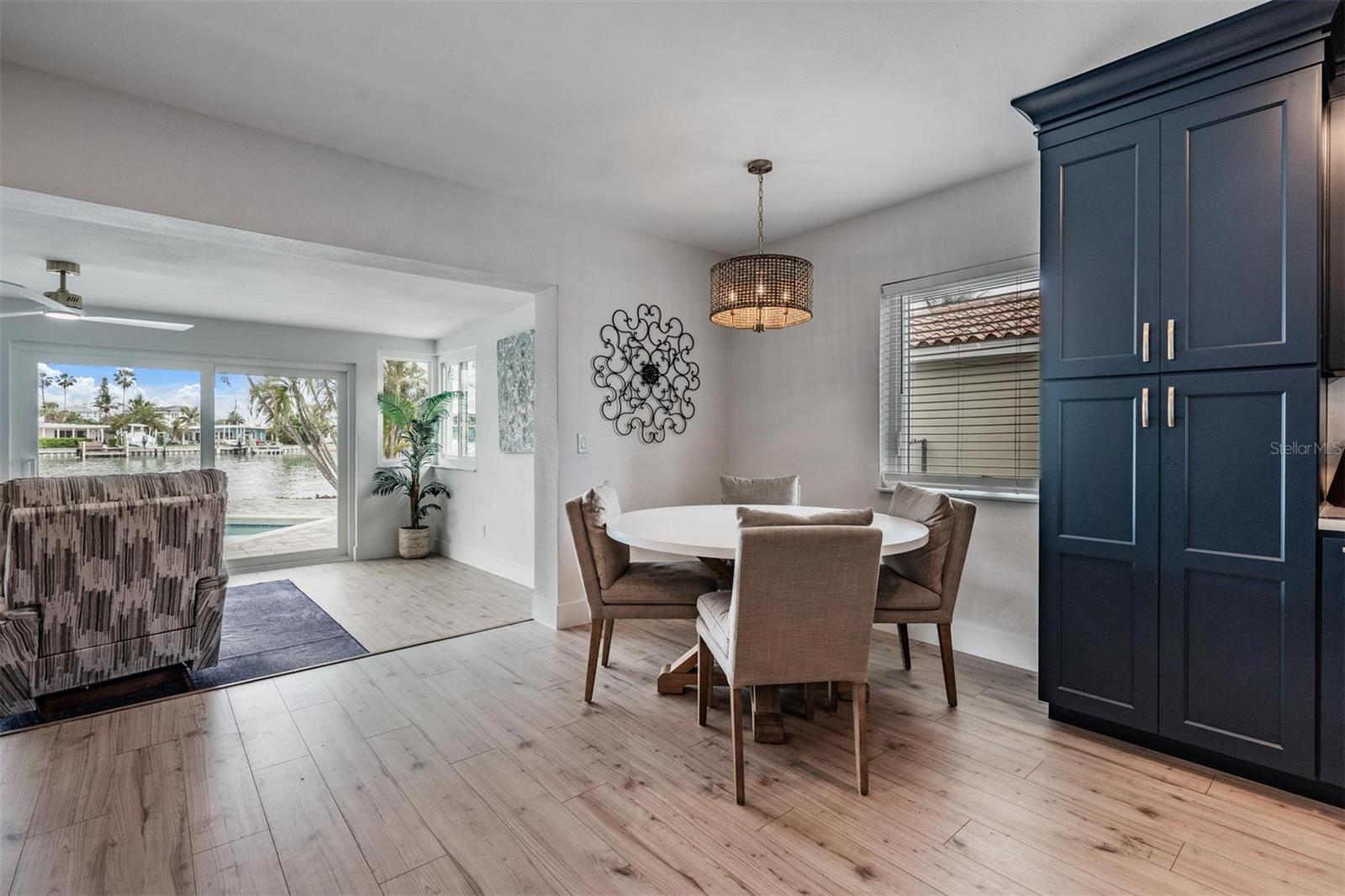 Image 31 of 39 For 11425 5th Street E