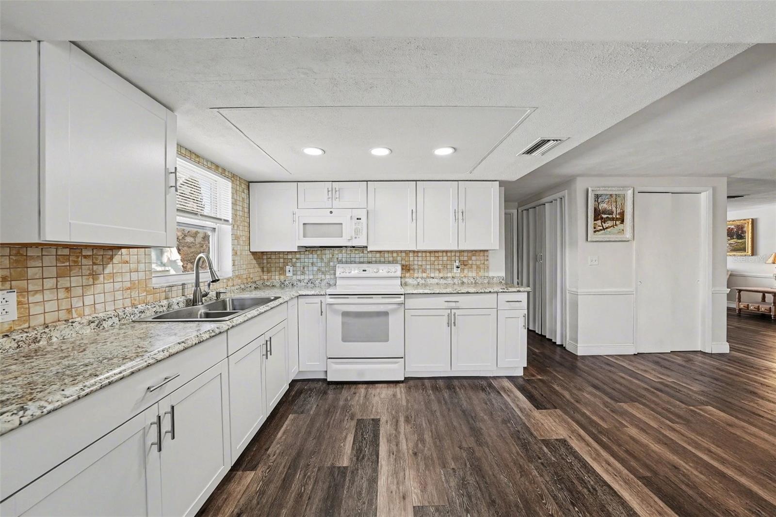 Image 10 of 25 For 6422 Tralee Avenue