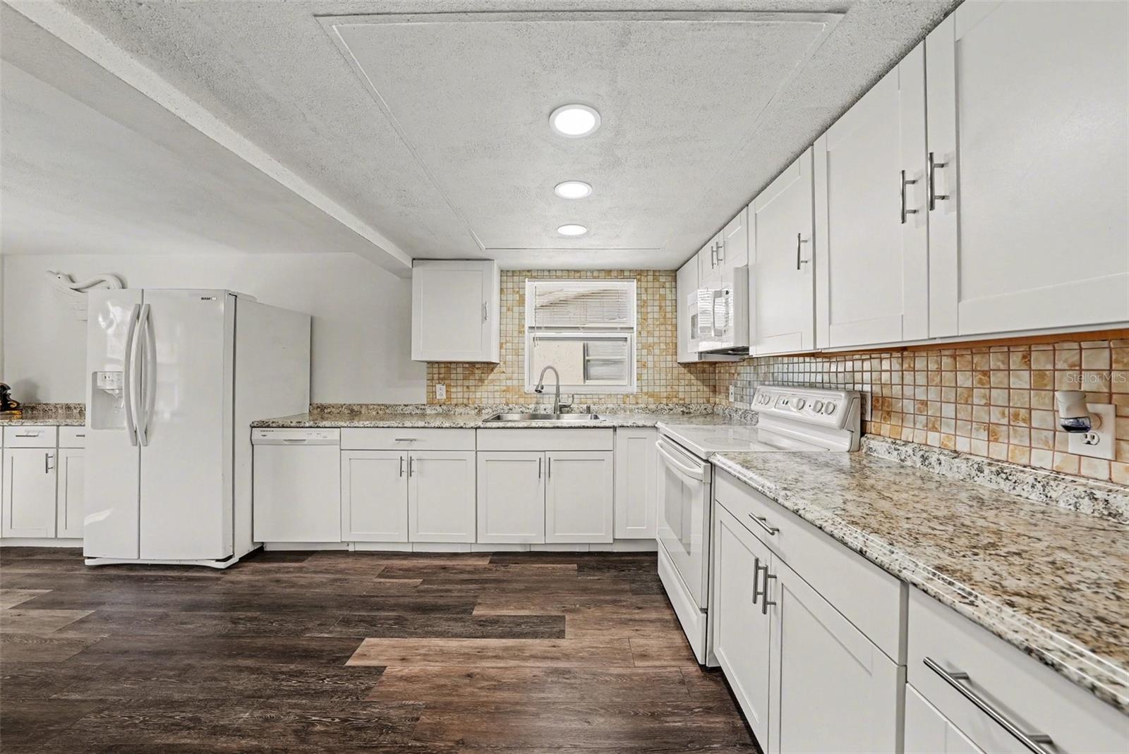 Image 11 of 25 For 6422 Tralee Avenue