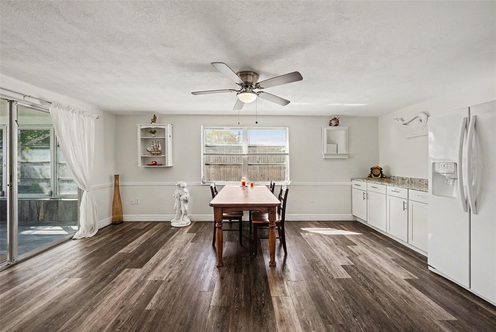 Image 12 of 25 For 6422 Tralee Avenue