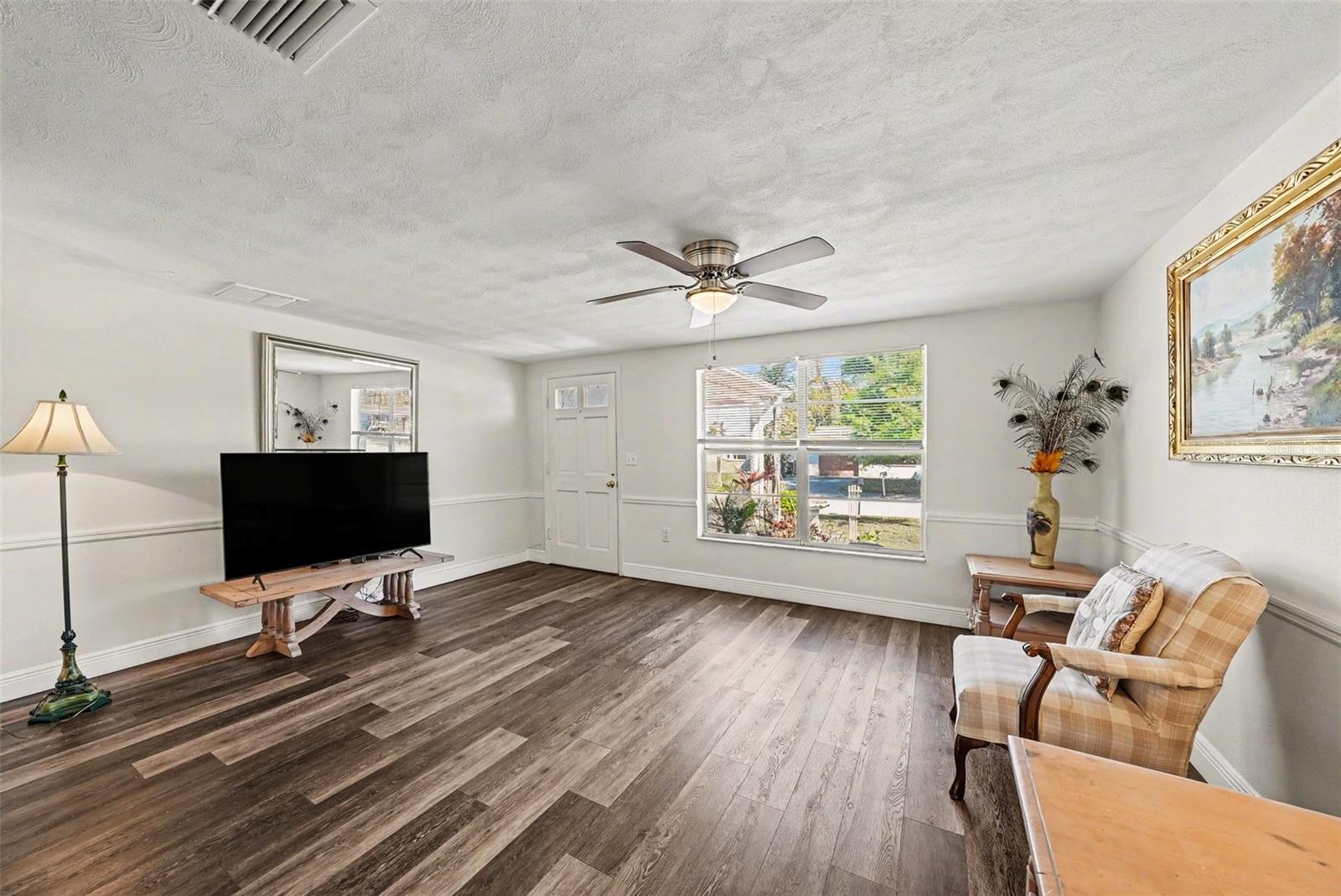 Image 6 of 25 For 6422 Tralee Avenue