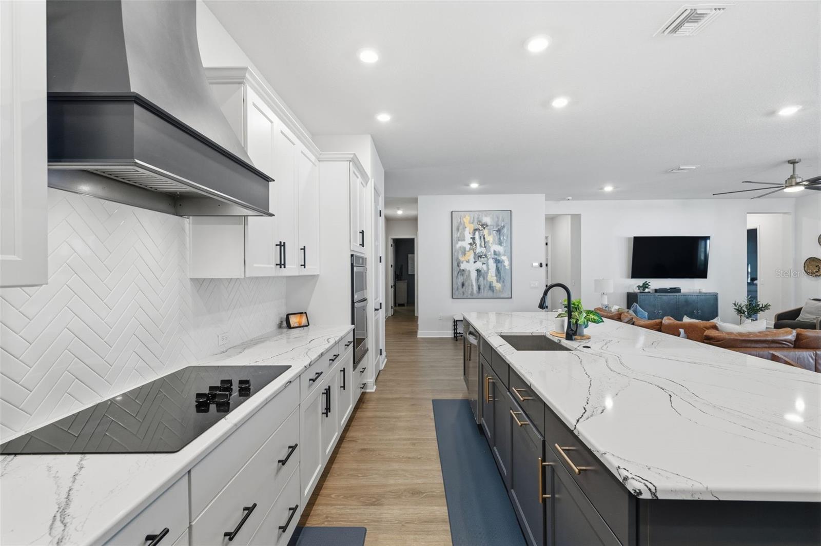 Image 6 of 41 For 6105 Nikki Lane