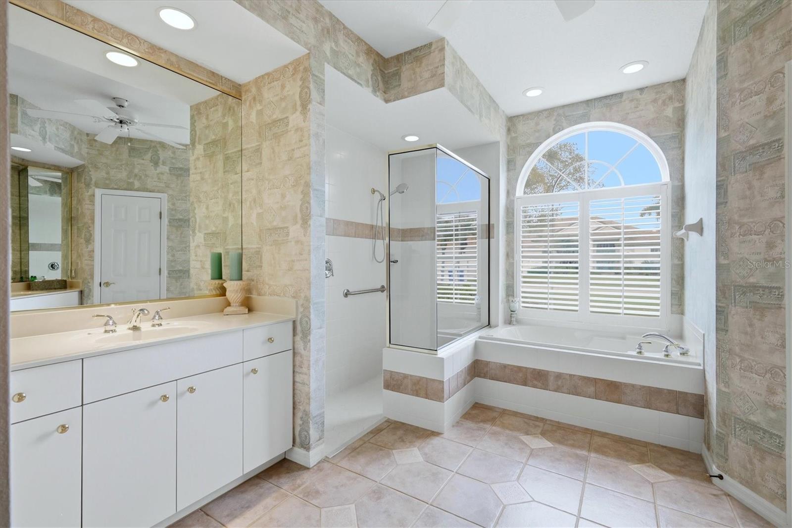 Image 19 of 47 For 6653 Windjammer Place