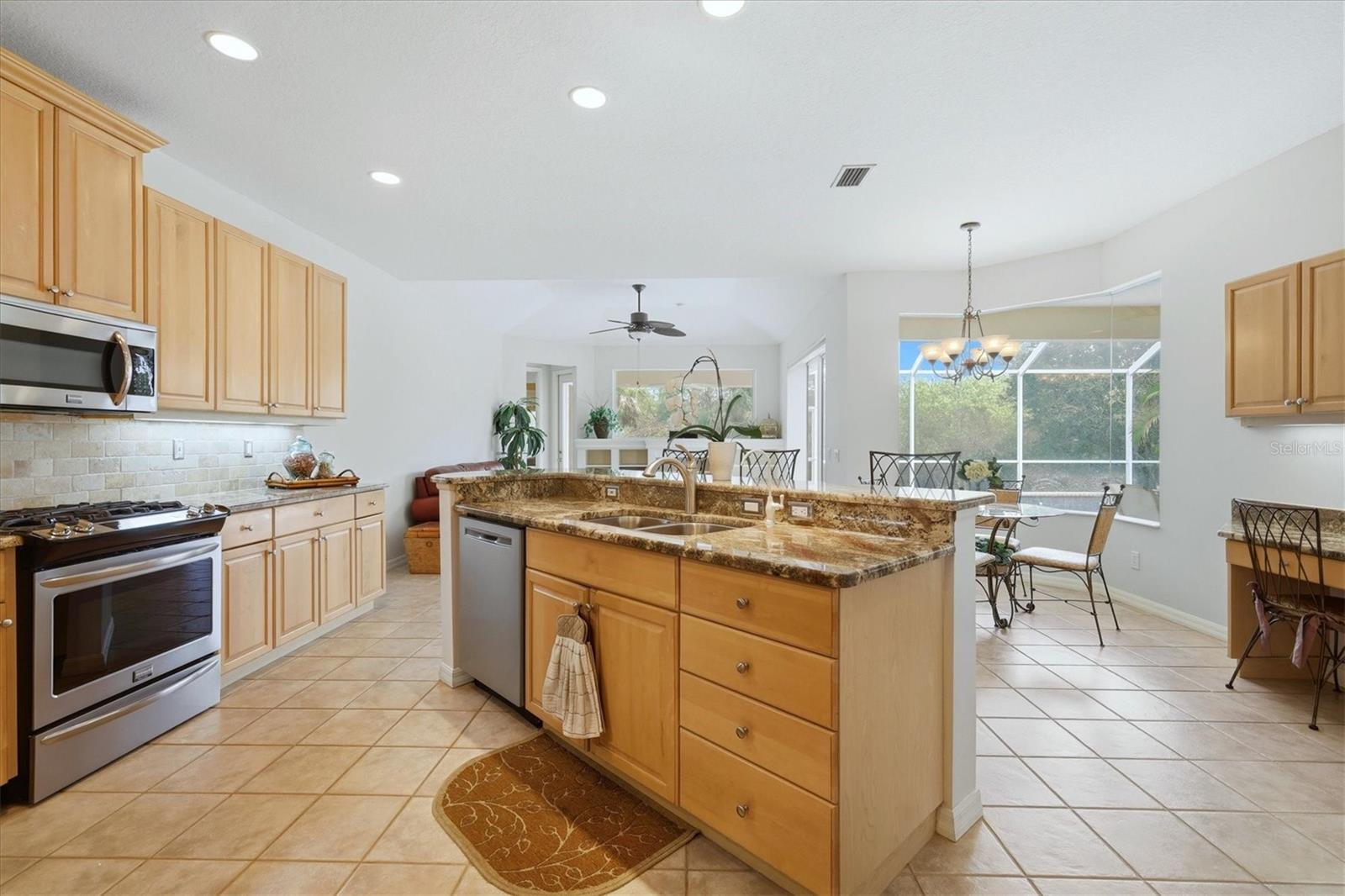 Image 9 of 47 For 6653 Windjammer Place