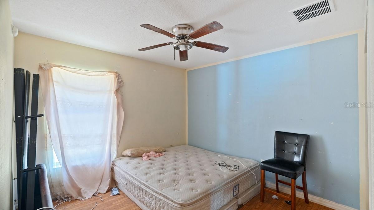 Image 17 of 21 For 7561 82nd Street