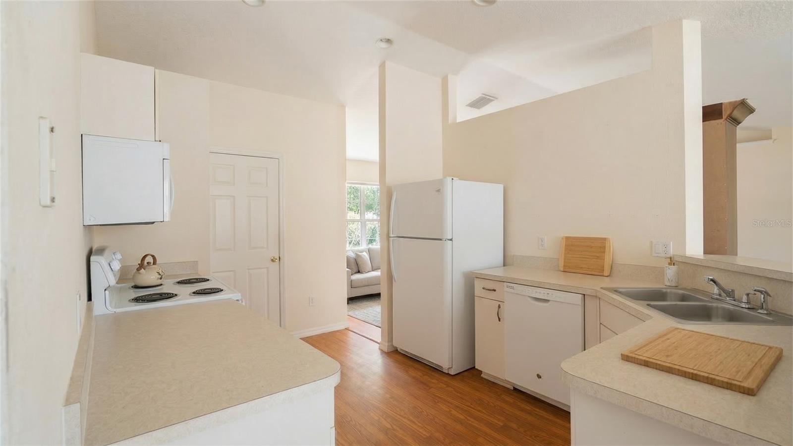 Image 6 of 21 For 7561 82nd Street