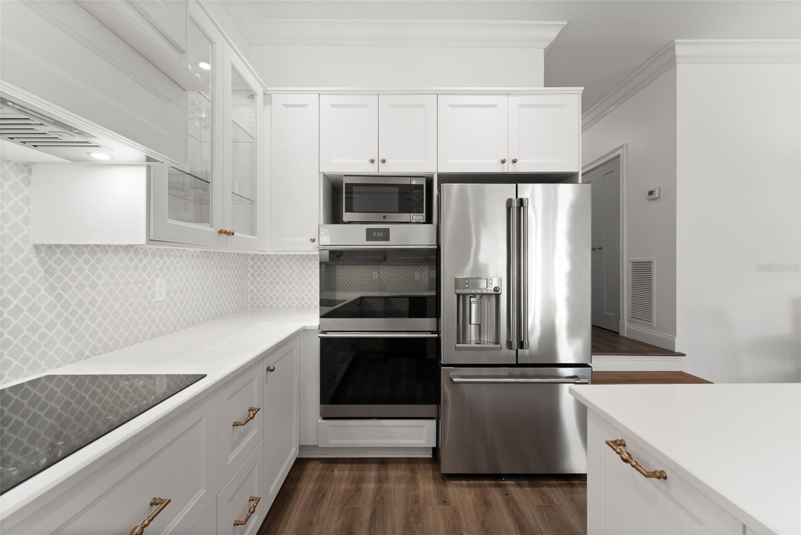 Image 14 of 44 For 625 Tropical Breeze Way