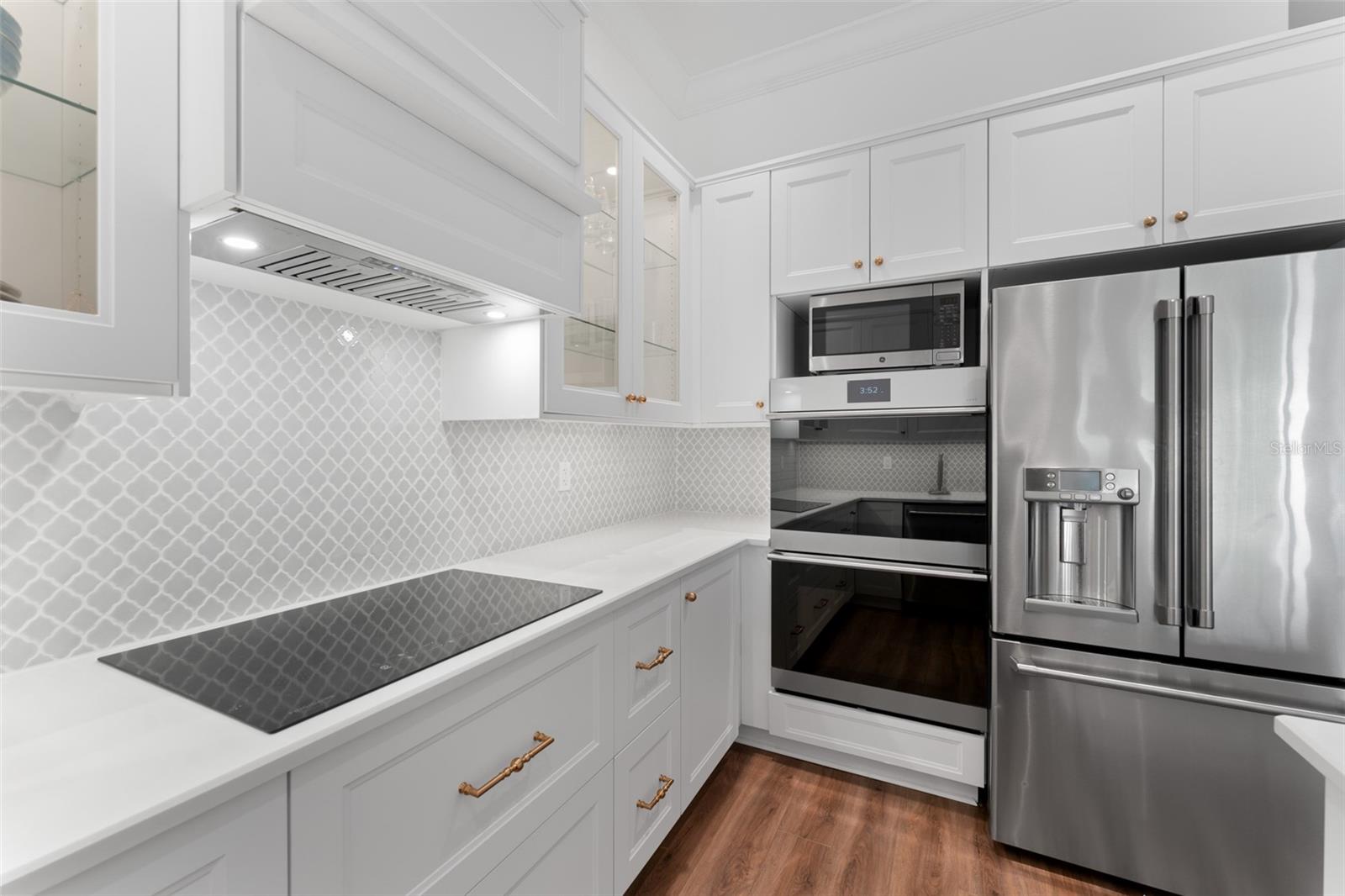 Image 15 of 44 For 625 Tropical Breeze Way