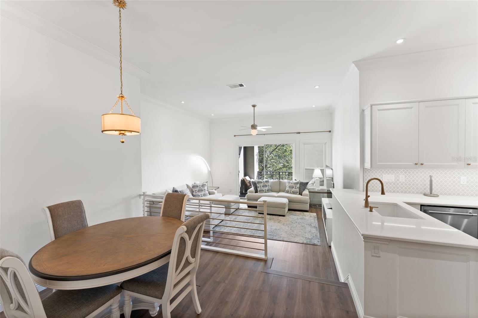 Image 18 of 44 For 625 Tropical Breeze Way