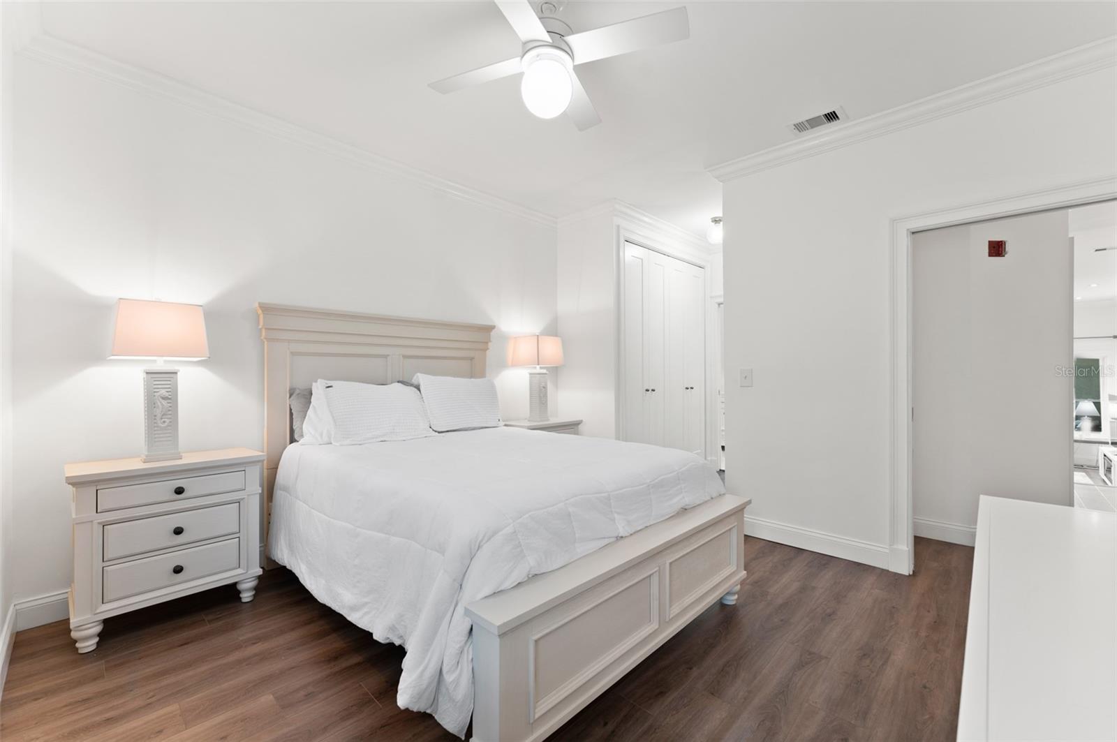 Image 23 of 44 For 625 Tropical Breeze Way