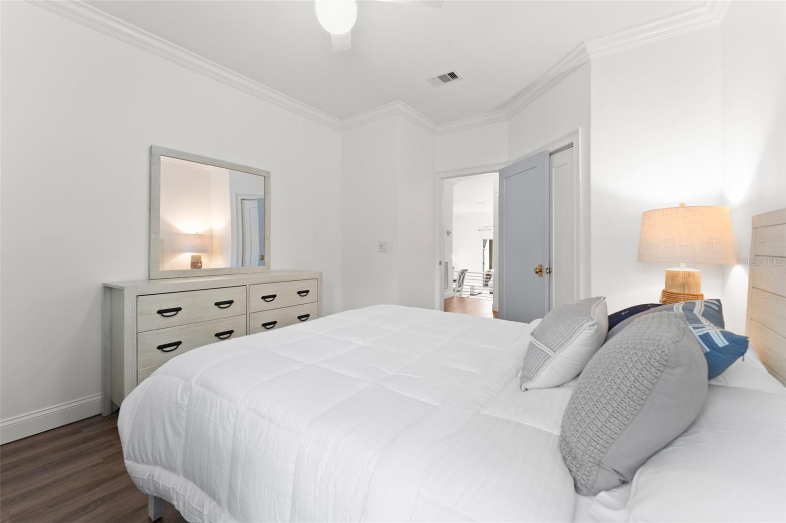 Image 27 of 44 For 625 Tropical Breeze Way