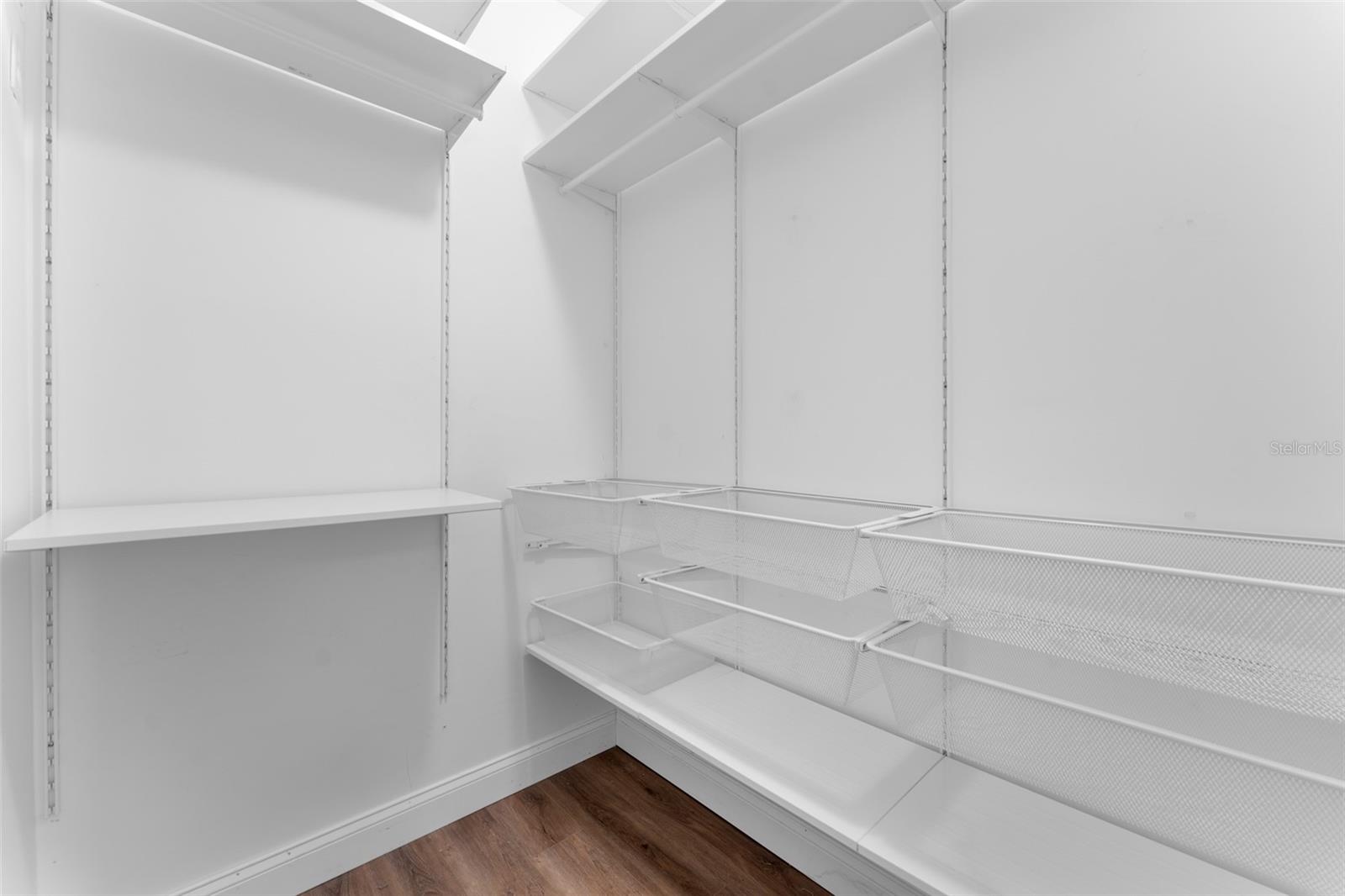 Image 28 of 44 For 625 Tropical Breeze Way