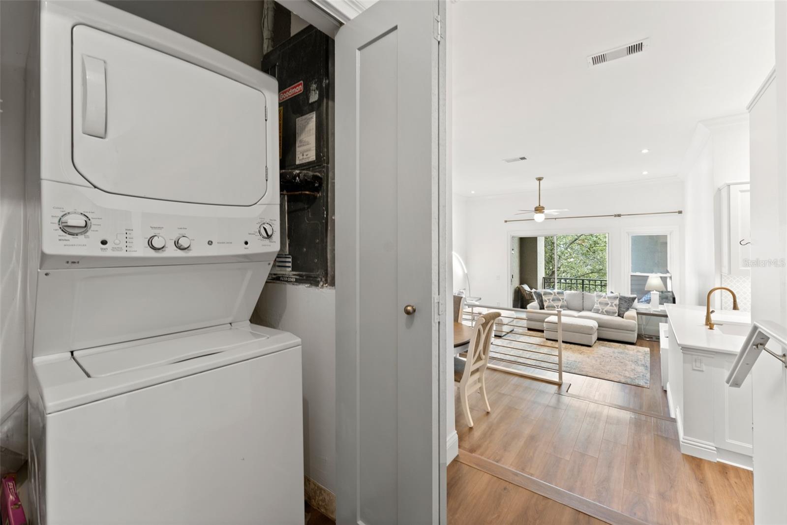 Image 29 of 44 For 625 Tropical Breeze Way