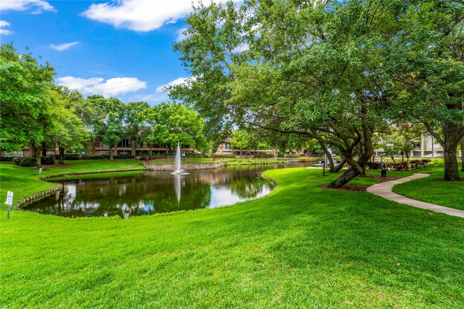 Image 41 of 44 For 625 Tropical Breeze Way