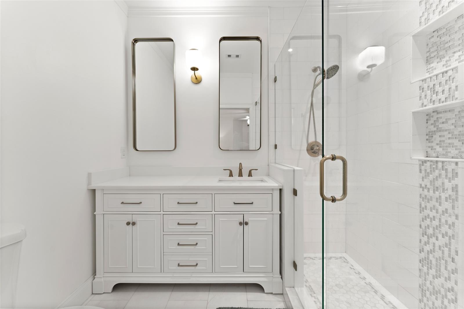 Image 5 of 44 For 625 Tropical Breeze Way