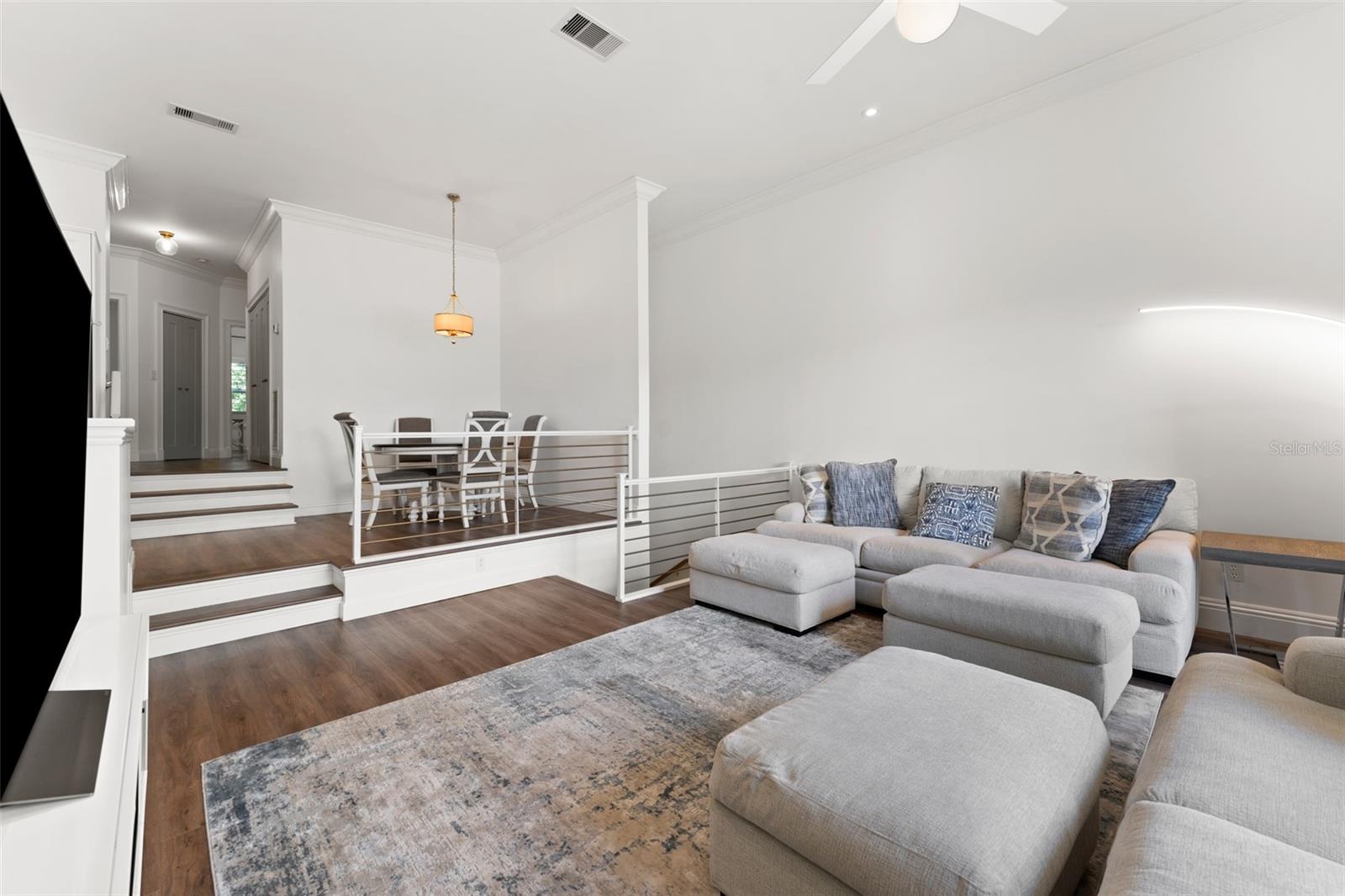 Image 6 of 44 For 625 Tropical Breeze Way