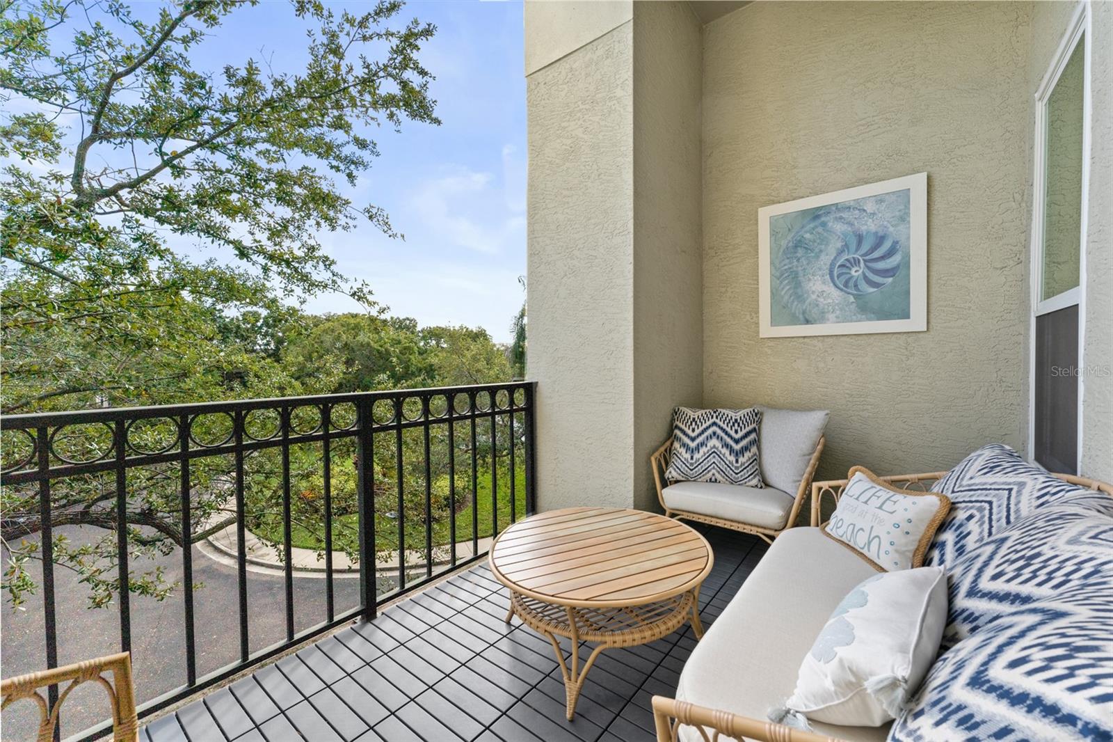 Image 9 of 44 For 625 Tropical Breeze Way