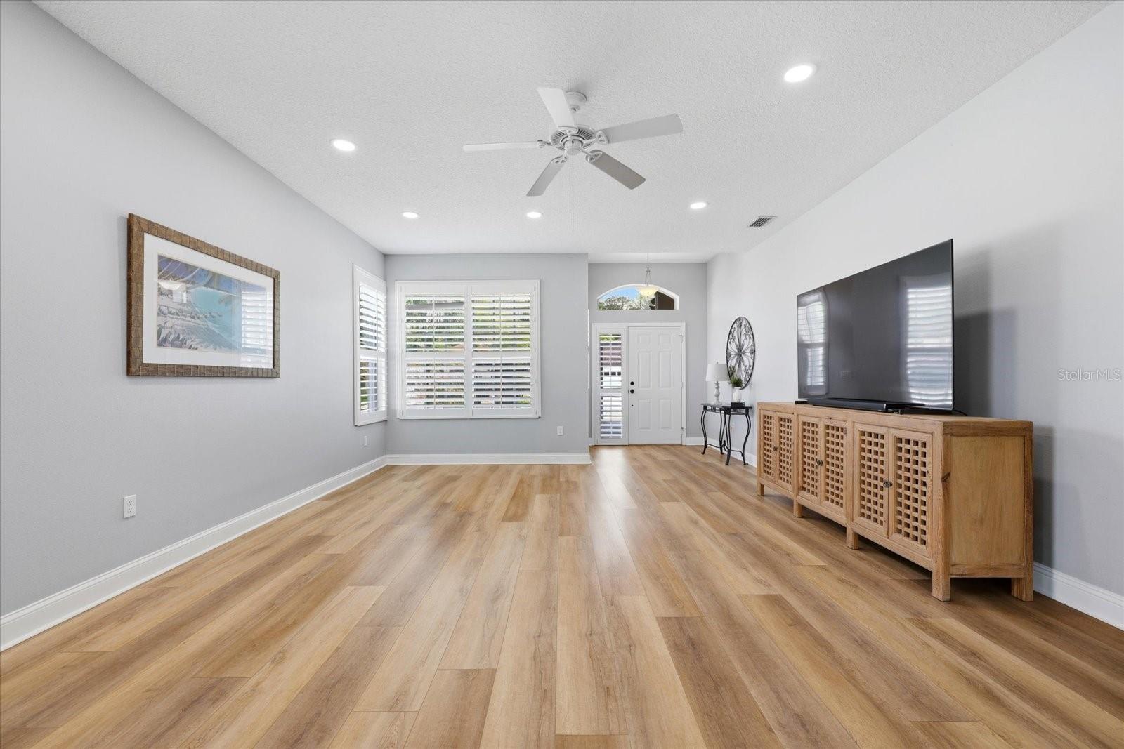 Image 10 of 42 For 1615 Orchardgrove Avenue