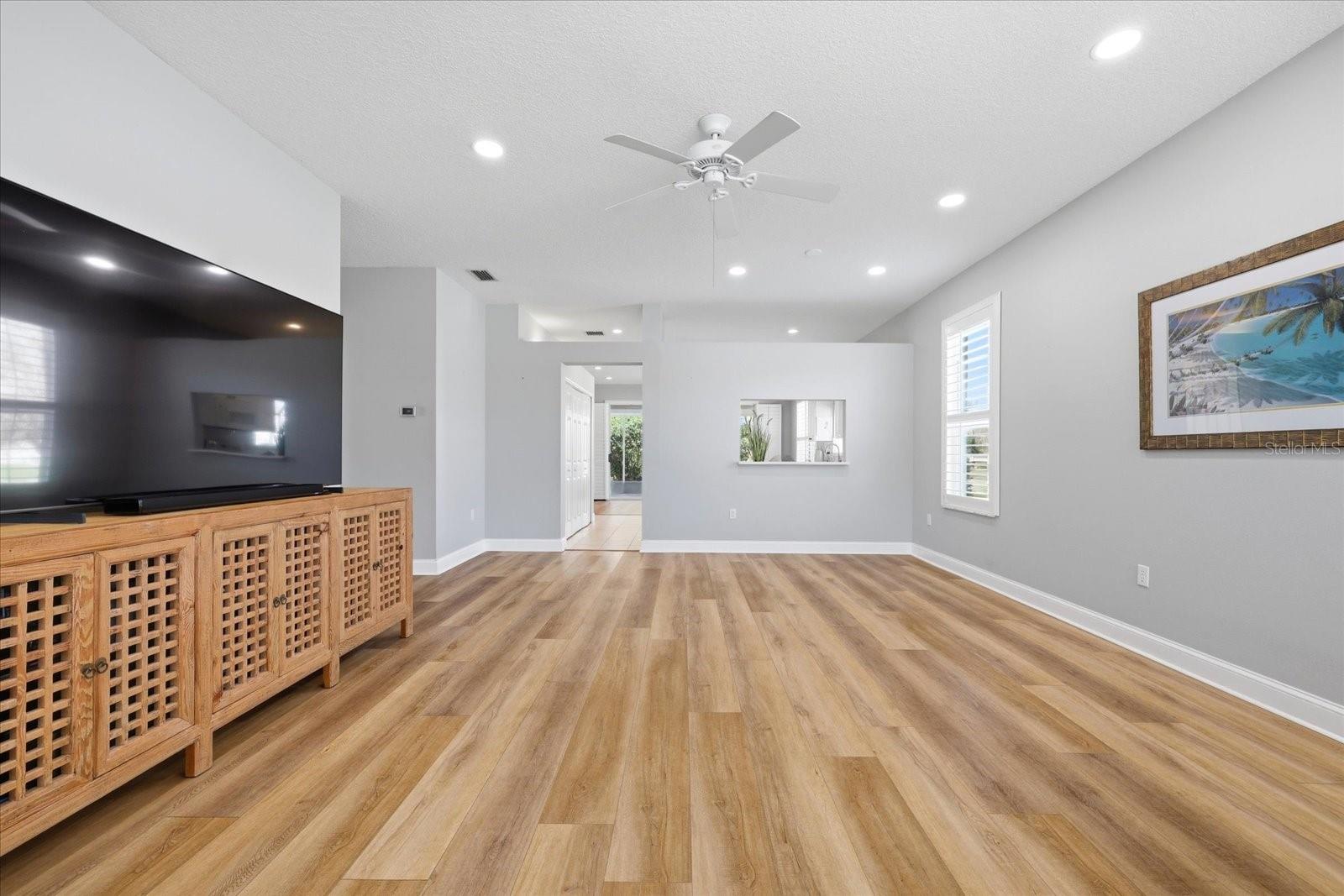 Image 7 of 42 For 1615 Orchardgrove Avenue