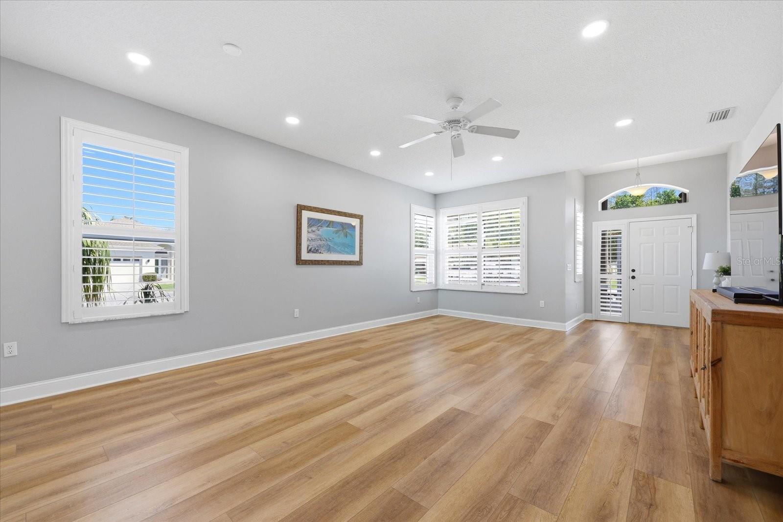 Image 9 of 42 For 1615 Orchardgrove Avenue