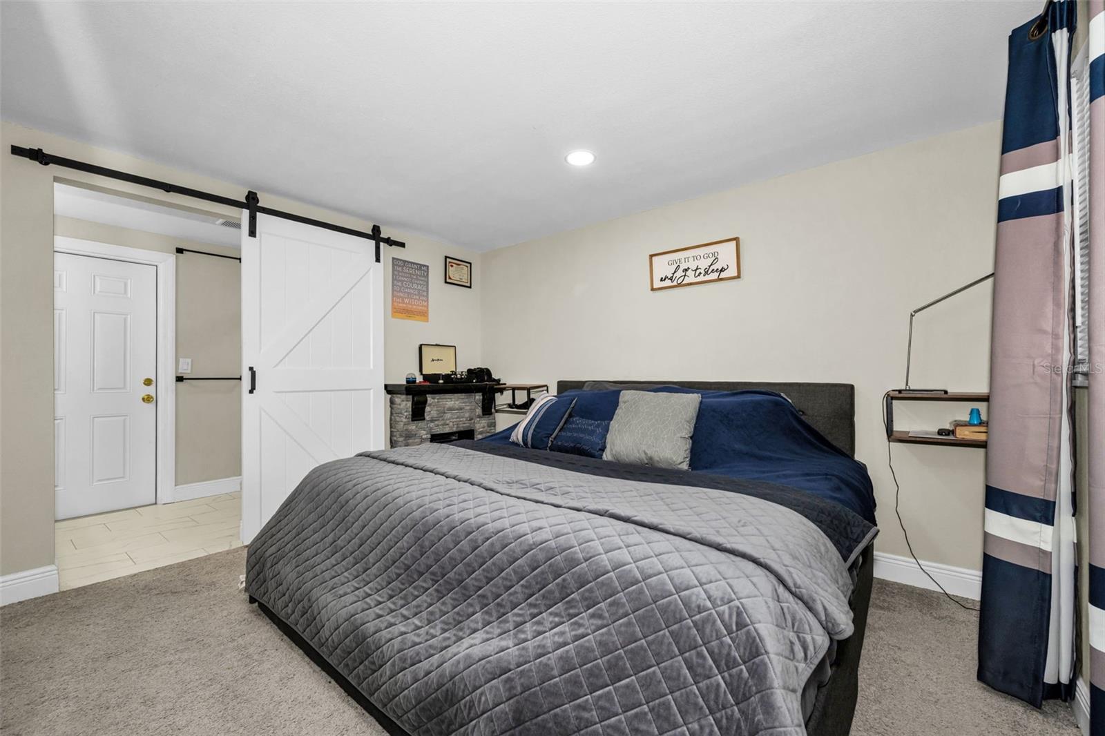 Image 11 of 32 For 801 Walnut Drive