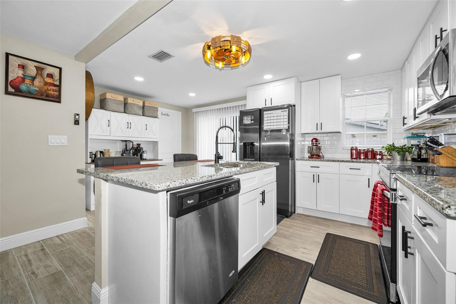 Image 6 of 32 For 801 Walnut Drive