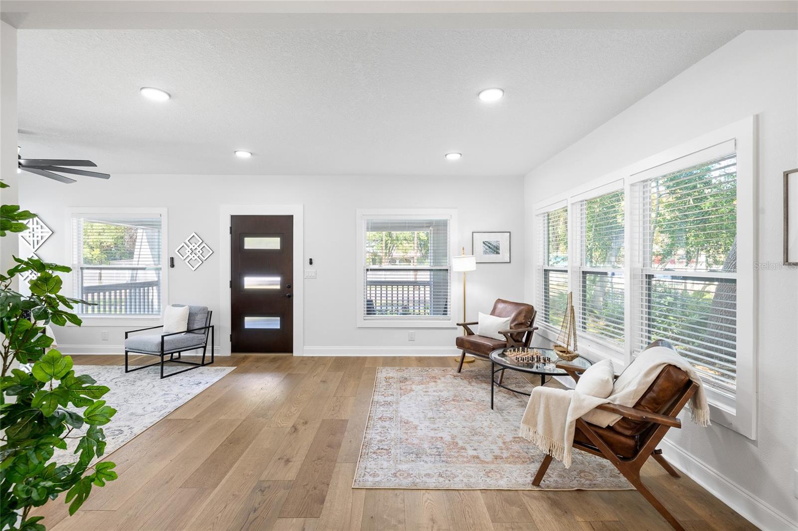 Image 11 of 53 For 718 34th Avenue S