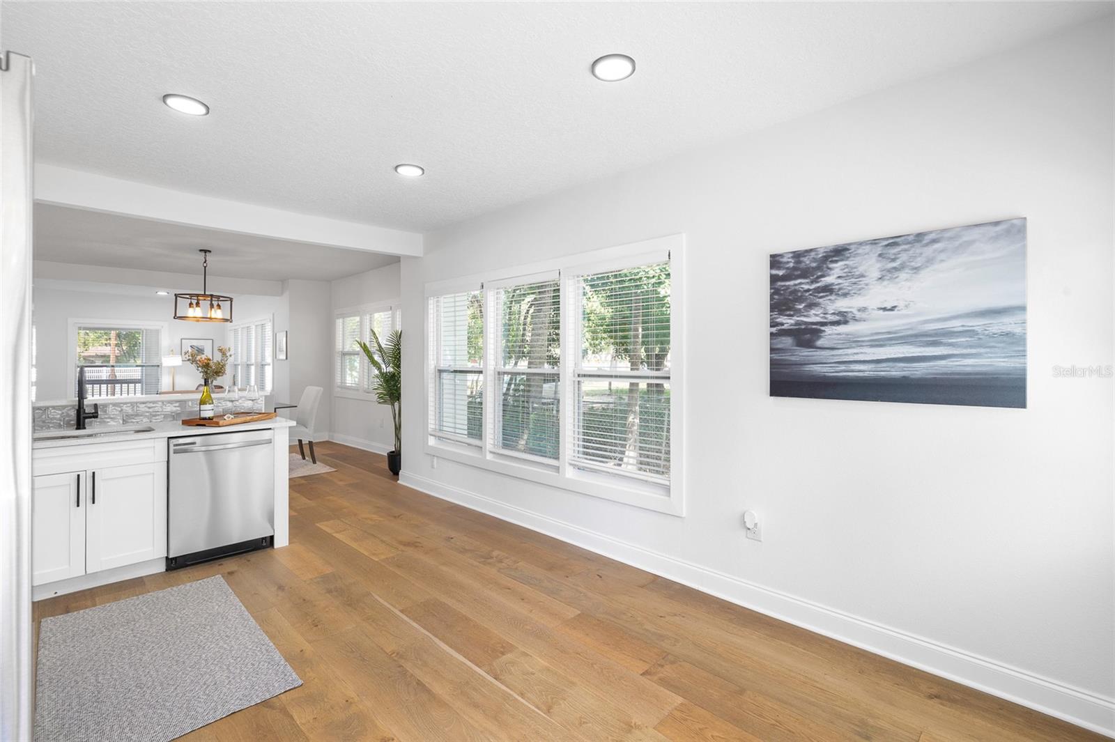 Image 18 of 53 For 718 34th Avenue S