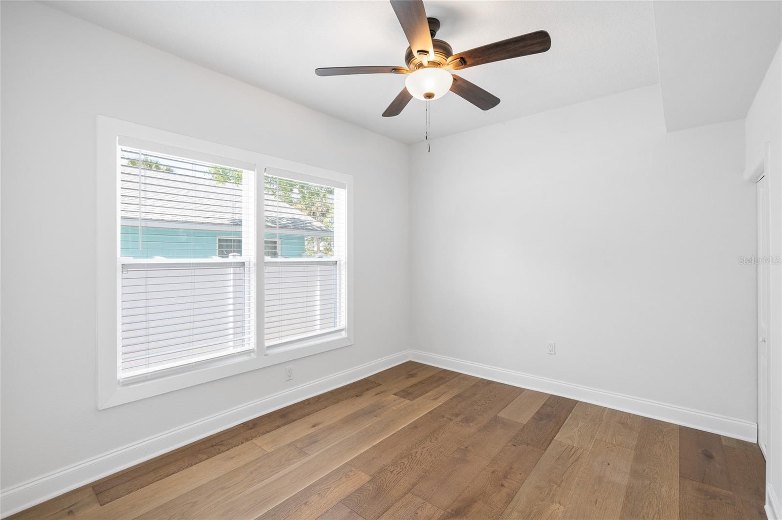 Image 21 of 53 For 718 34th Avenue S