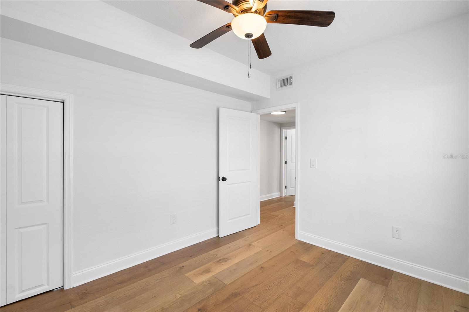 Image 22 of 53 For 718 34th Avenue S