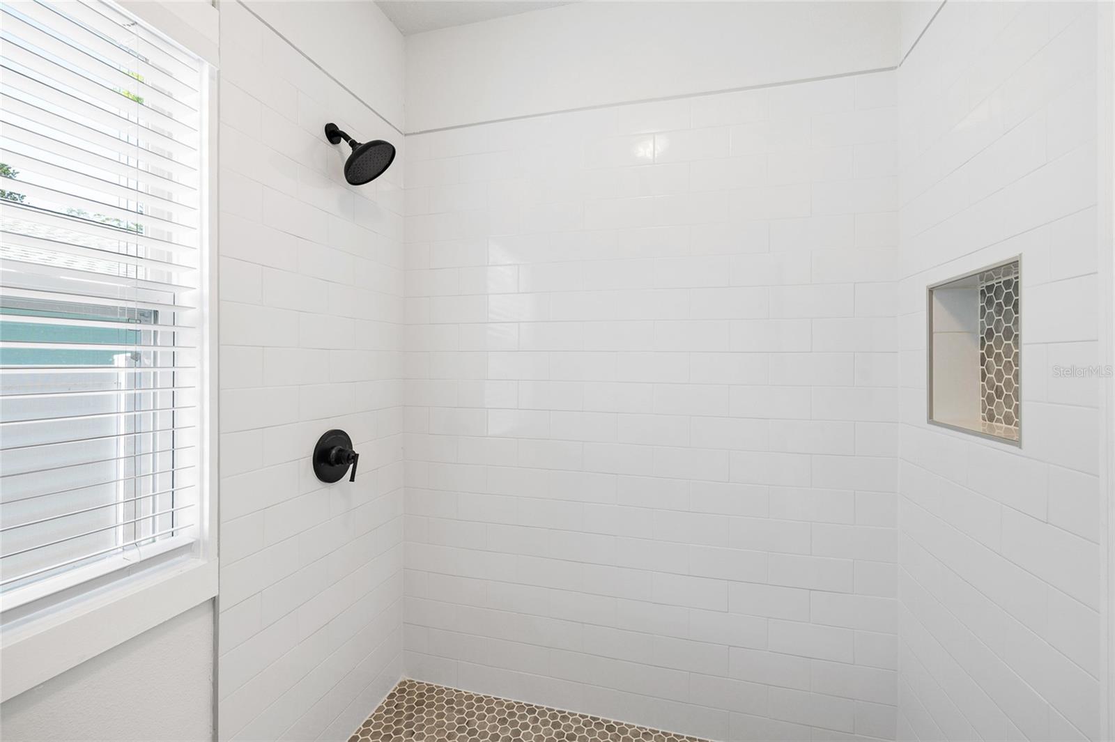 Image 24 of 53 For 718 34th Avenue S