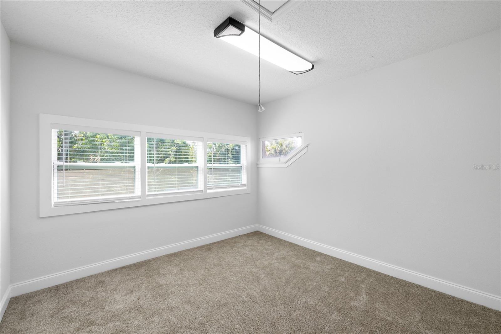 Image 31 of 53 For 718 34th Avenue S