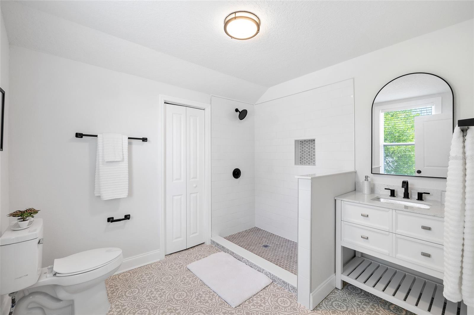 Image 33 of 53 For 718 34th Avenue S